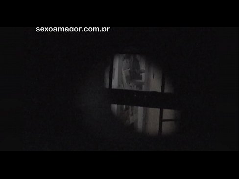 ❤️ Si Blondie ay lihim na nakunan ng video ng isang voyeur ng kapitbahayan na nakatago sa likod ng mga guwang na brick ❤❌ sluts sa porn tl.myastro.top